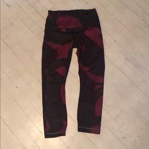 Lululemon 3/4 Length Leggings (4), maroon/red